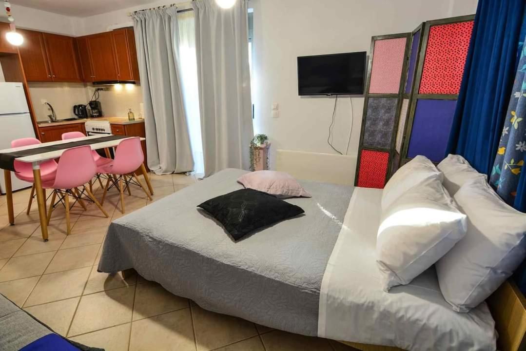 Theoni'S Apartments クシロカストロ エクステリア 写真